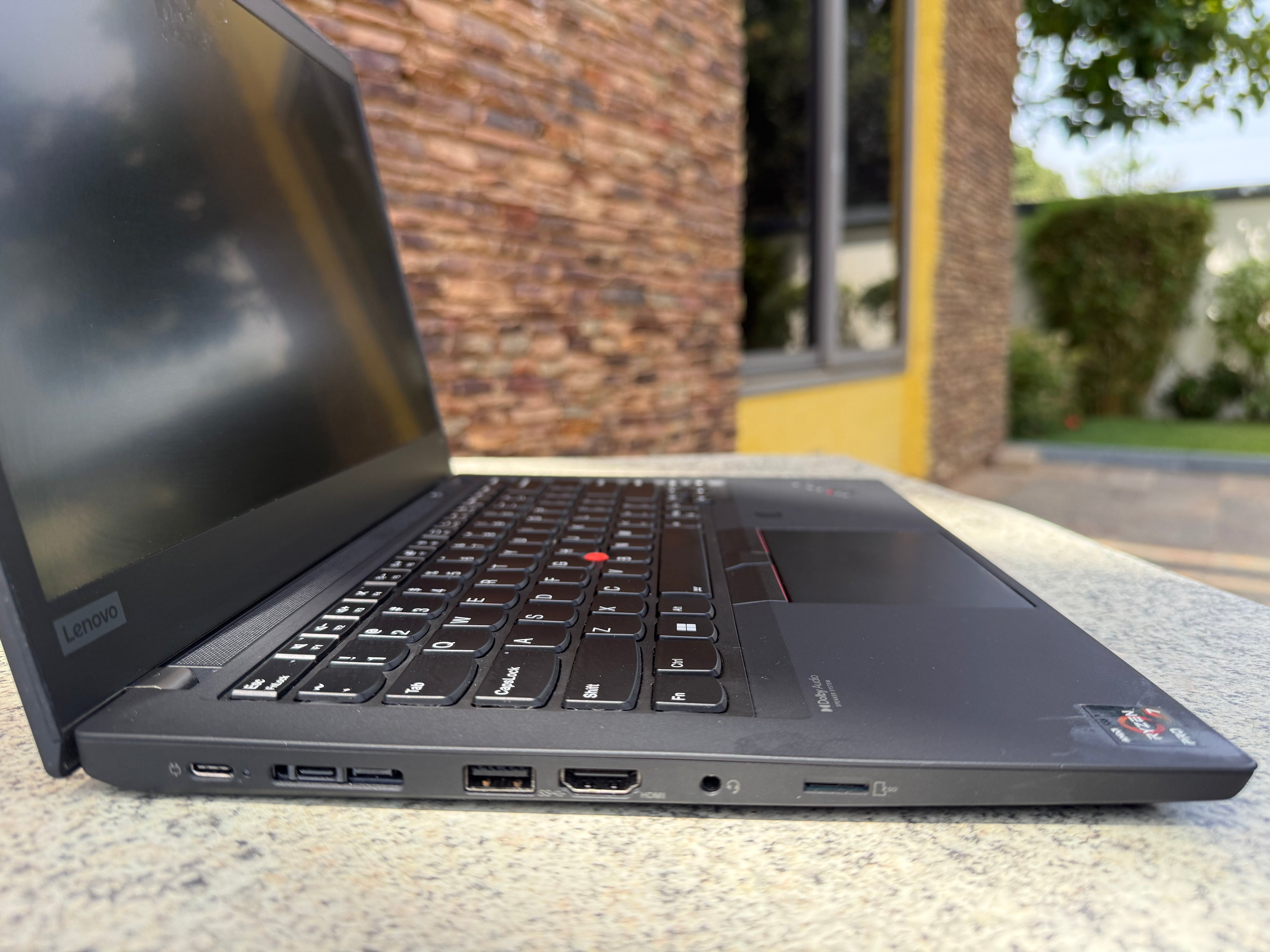 Lenovo ThinkPad T14 Gen 2 – Ryzen 7 Pro | 16GB RAM | 512GB SSD | Touchscreen